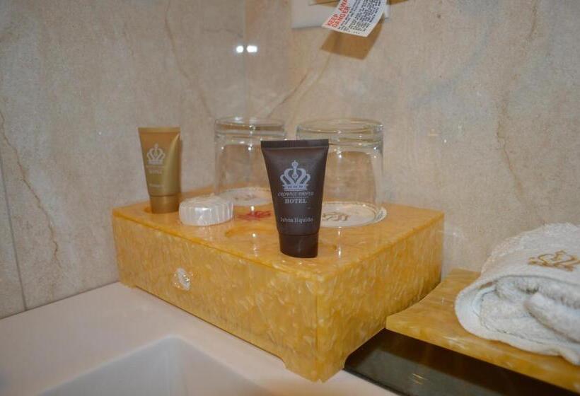 标准间, Crowner David