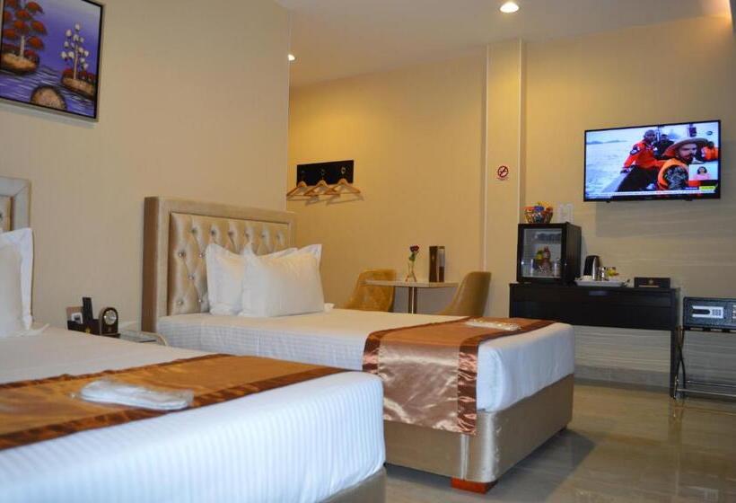 Номер Стандарт, Crowner David