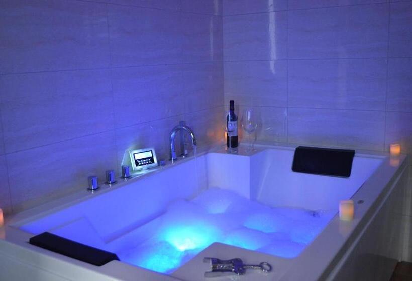 Президентский Люкс, Crowner David