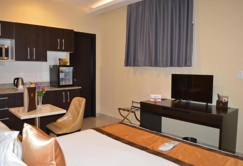 Номер Deluxe, Crowner David