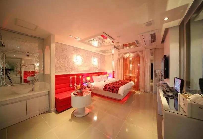 Standard-huone, Esia