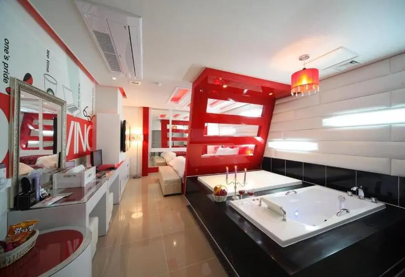 Deluxe-huone, Esia