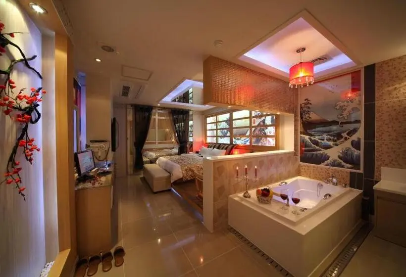 Deluxe-huone, Esia