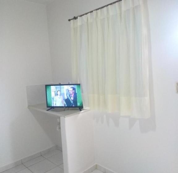 اتاق استاندارد یک نفره, Hostel Pigally