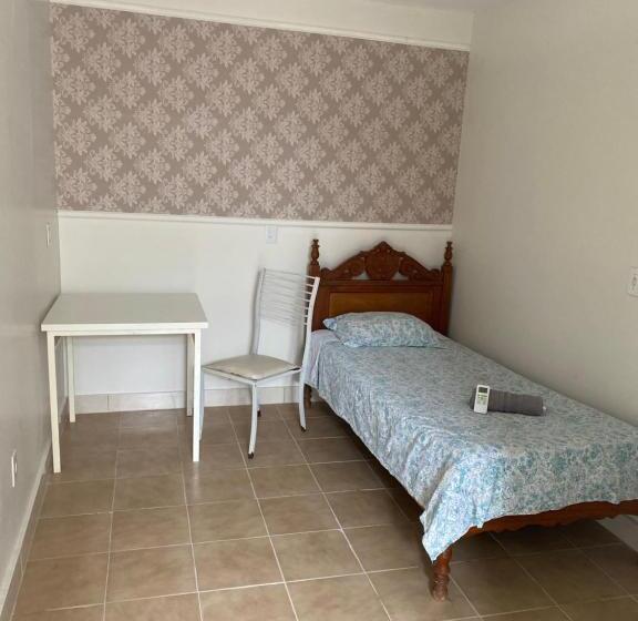 اتاق لوکس یک تخته, Hostel Pigally