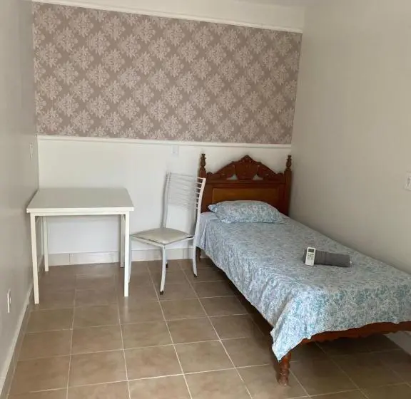 اتاق لوکس یک تخته, Hostel Pigally