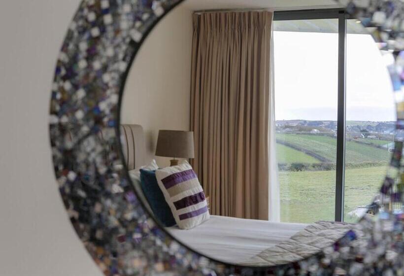 キングサイズベッドのスタンダードルーム, The Pickwick Inn & Oliver's Restaurant