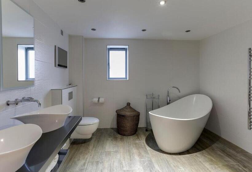 Triple Room Sea View, The Pickwick Inn & Oliver's Restaurant