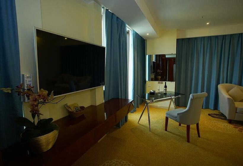 اتاق اجرایی سه نفره, Grand Park