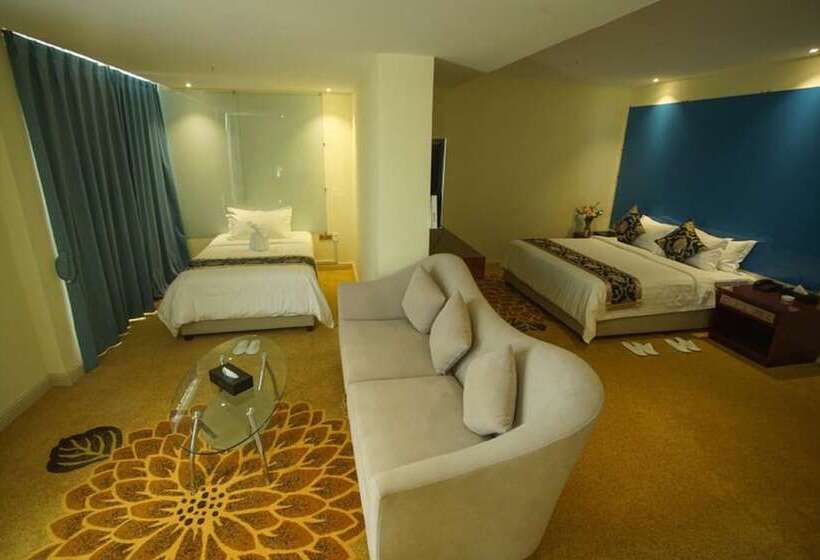 اتاق اجرایی سه نفره, Grand Park