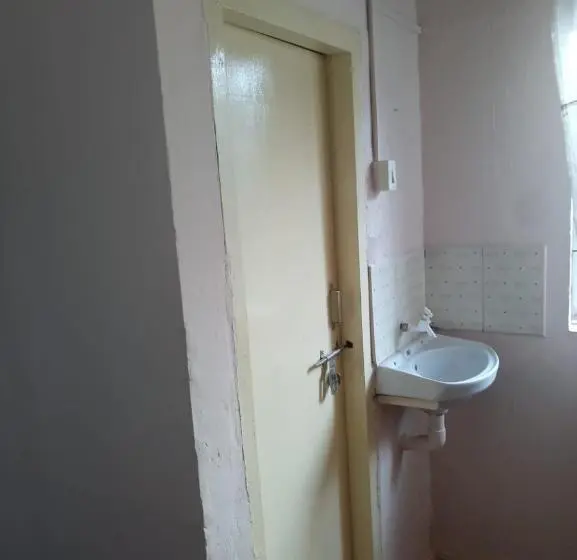Llit en Habitació Compartida, Highland Inn
