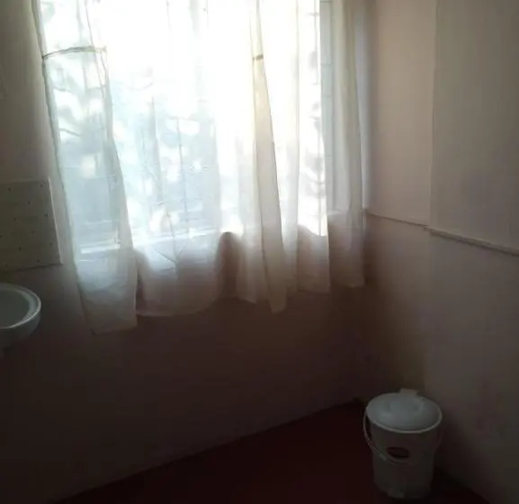 Llit en Habitació Compartida, Highland Inn