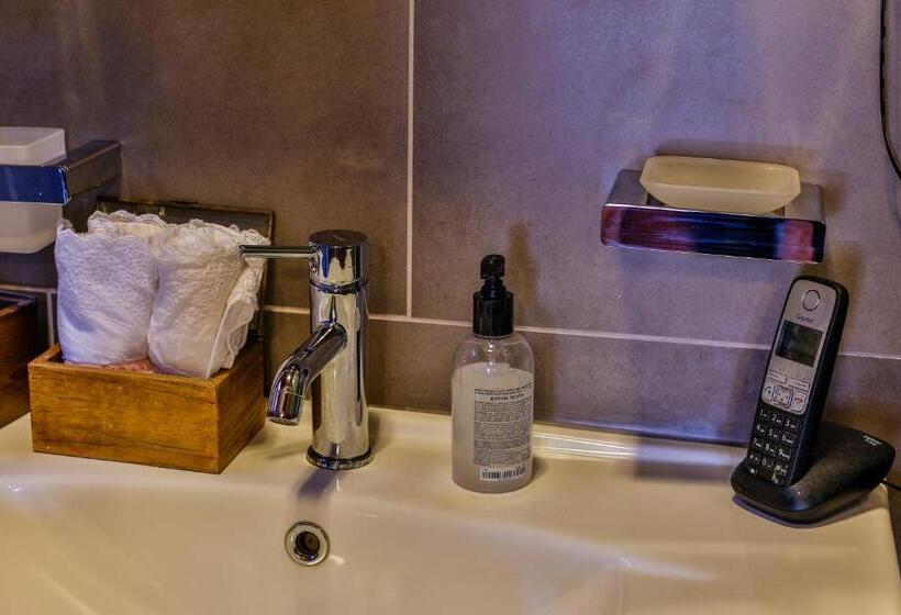 标准间, Kaf Konak