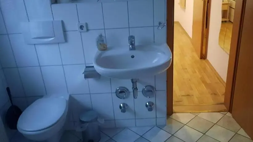 Standard Yhden Hengen Huone, Pension Sorrento