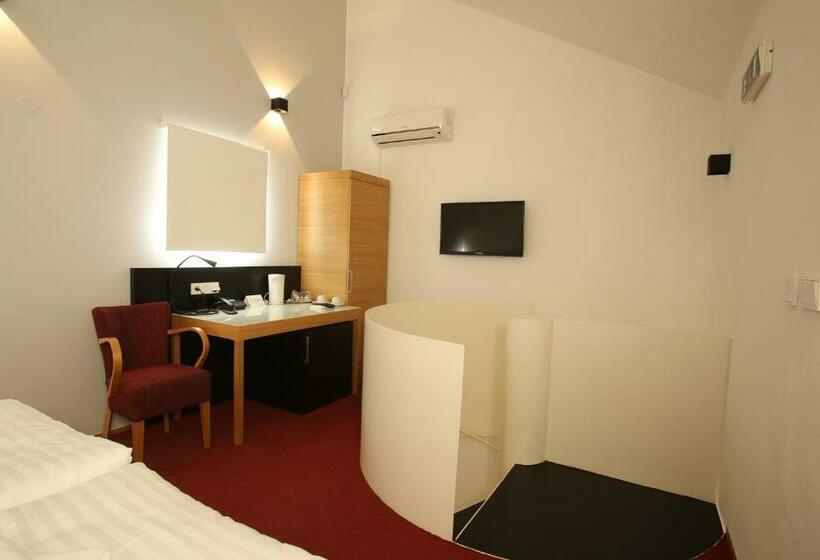 غرفة قياسية, Purkmistr