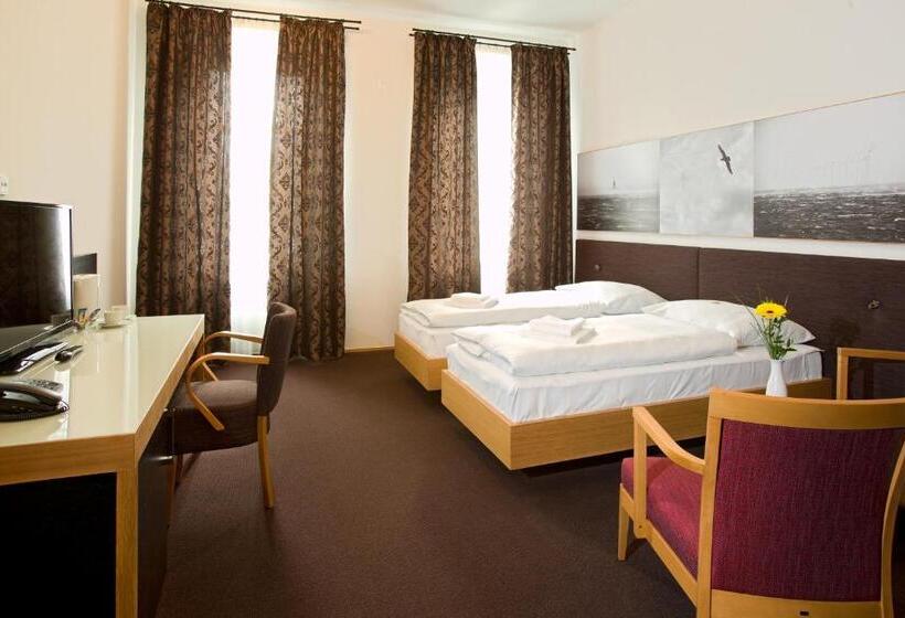 غرفة كومفورت ثلاثية, Purkmistr