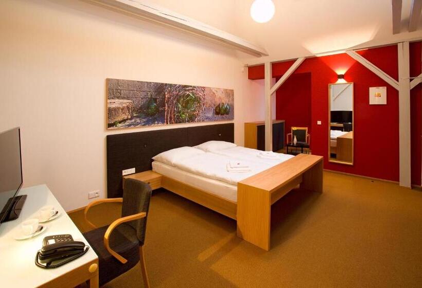 غرفة كومفورت ثلاثية, Purkmistr