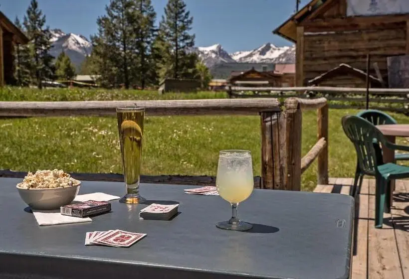 スタンダードルーム, Stanley High Country Inn