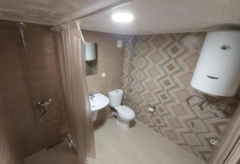 استودیو استاندارد با چشمانداز, Mtirala House