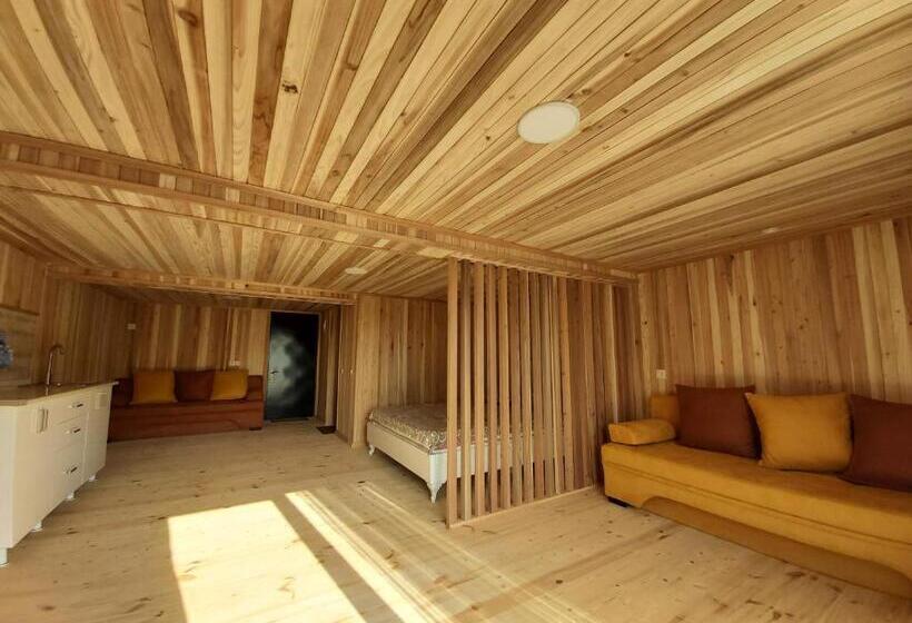 استودیو استاندارد با چشمانداز, Mtirala House