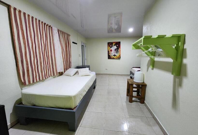Номер Стандарт Трехместный, Villa Rosa