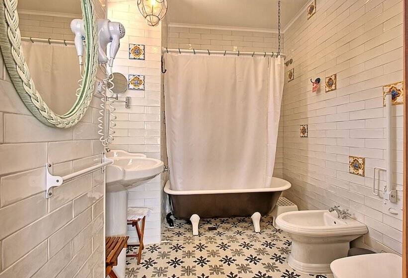 스탠다드 룸, Ninho Saloio