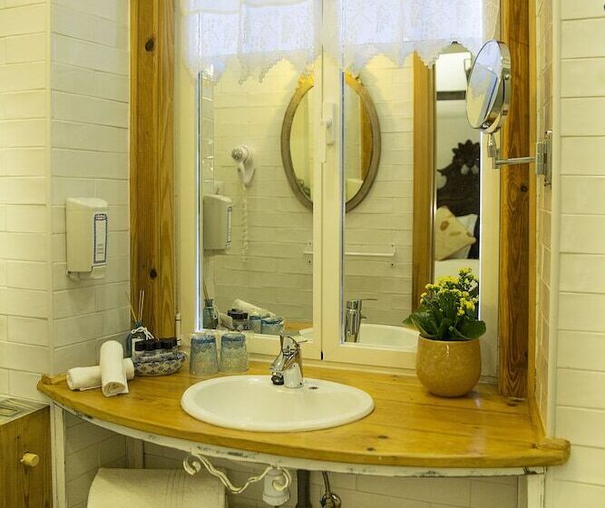 스탠다드 룸, Ninho Saloio