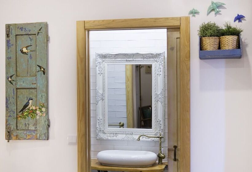 수피리어 룸, Ninho Saloio