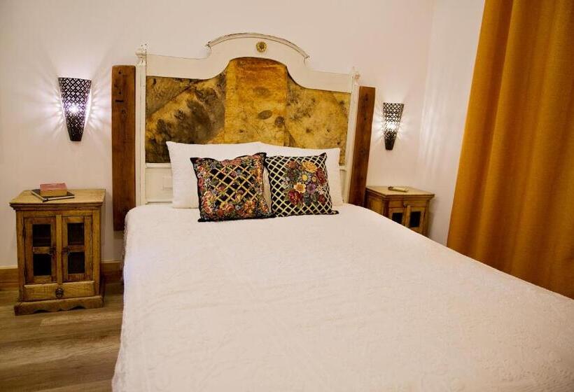 수피리어 룸, Ninho Saloio