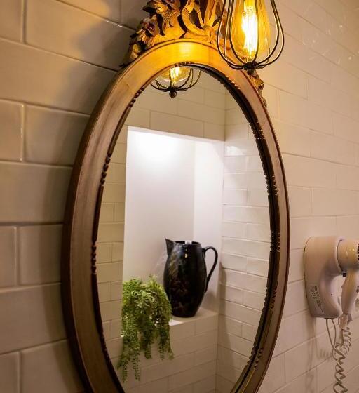 스탠다드 룸, Ninho Saloio