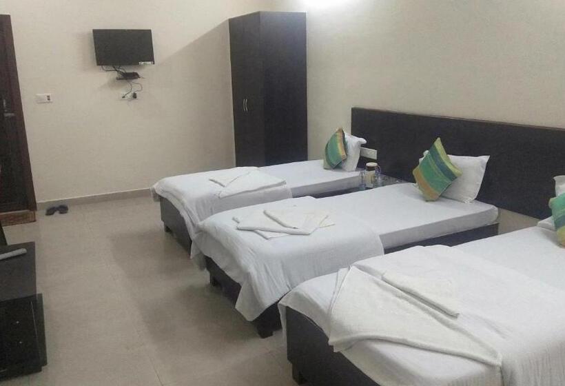 غرفة كومفورت ثلاثية, The Ideal