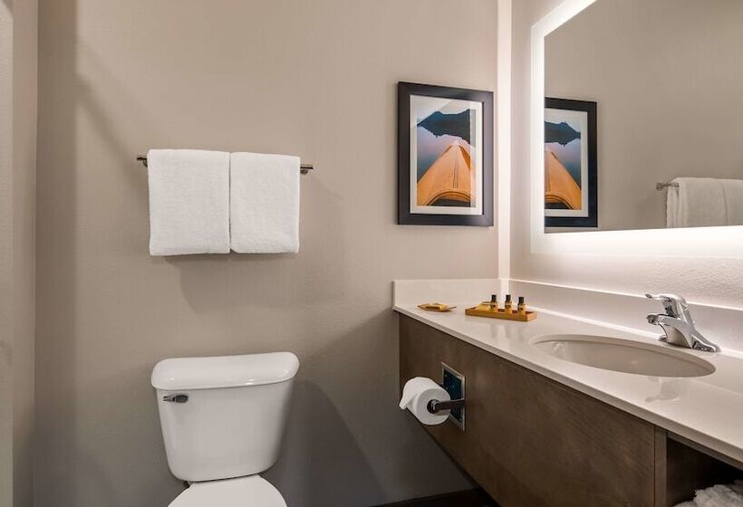 جناح, Best Western Plus Lacrescent   Lacrosse