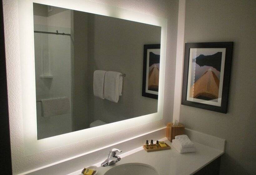 جناح, Best Western Plus Lacrescent   Lacrosse