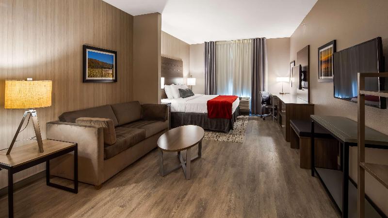 带大床的套房, Best Western Plus Lacrescent Lacrosse