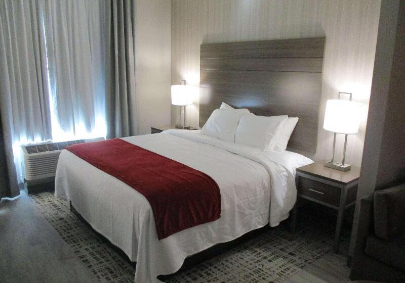 带大床的套房, Best Western Plus Lacrescent Lacrosse