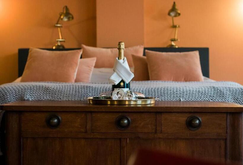 اتاق استاندارد با تخت بزرگ, De Buren