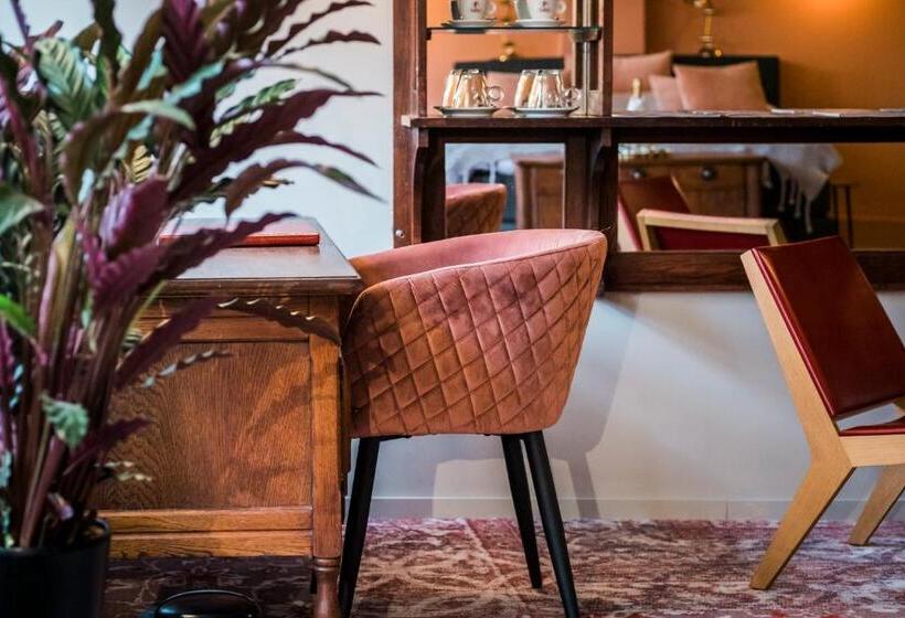 اتاق استاندارد با تخت بزرگ, De Buren