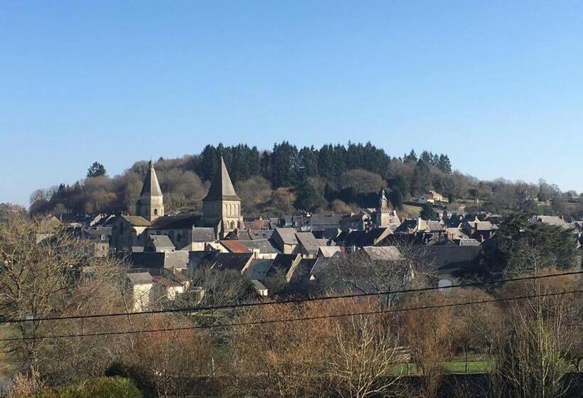 豪华三人间, Les Remparts Chez Dan Et Francois