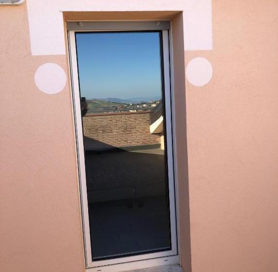 غرفة قياسية, Lo Zodiaco