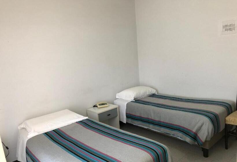 Standard Room, Lo Zodiaco