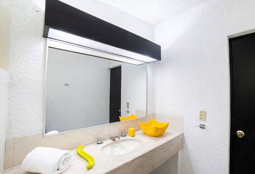 2ダブルベッドのスタンダードルーム, Teques Palace