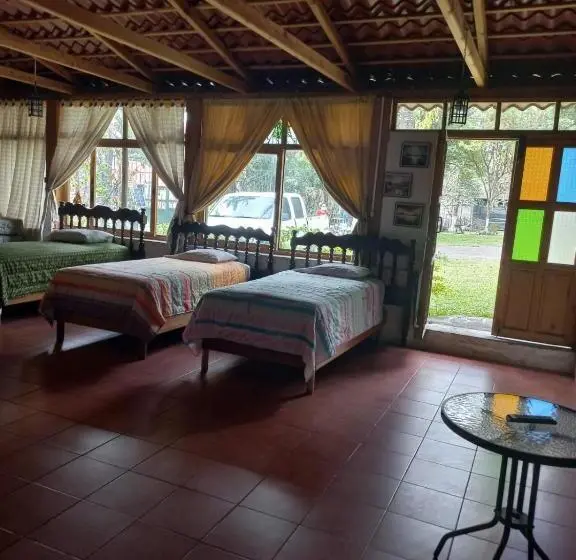 اتاق خانوادگی, Y Bungalows Ecologicos Marcelo