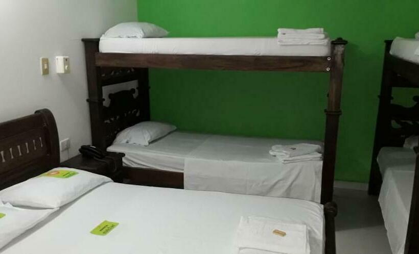 غرفة عائلية, Mansión Del Cesar