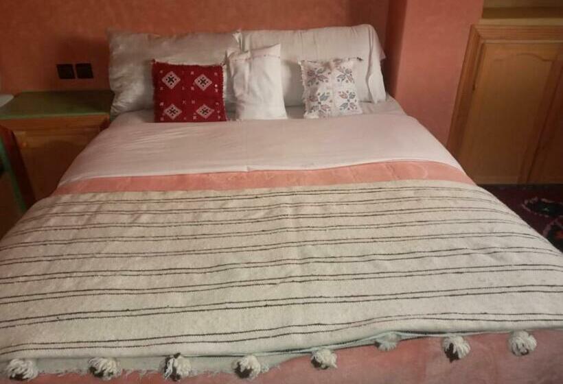 اتاق استاندارد چهار تخته, Auberge Des Lacs