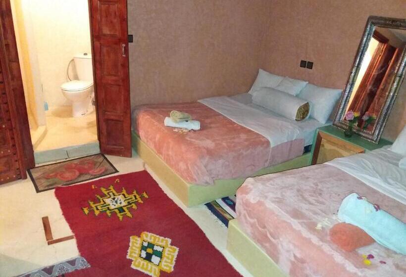 اتاق استاندارد چهار تخته, Auberge Des Lacs