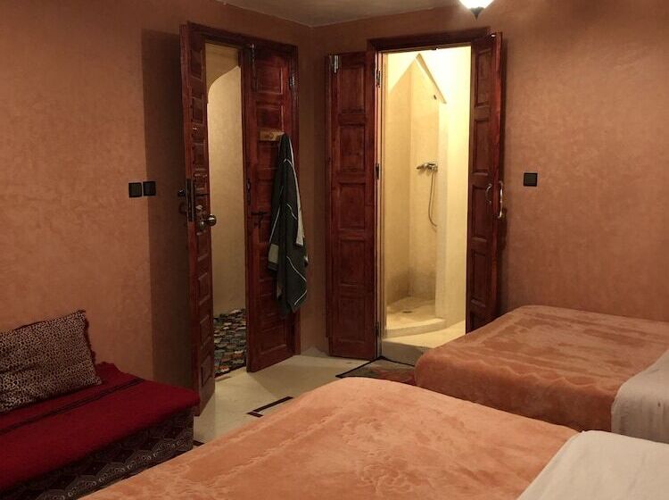 اتاق استاندارد چهار تخته, Auberge Des Lacs
