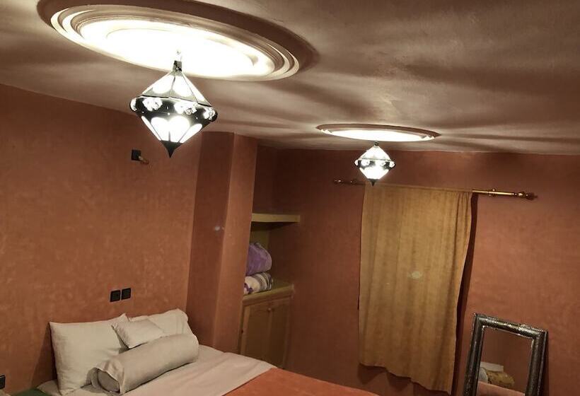 اتاق استاندارد چهار تخته, Auberge Des Lacs