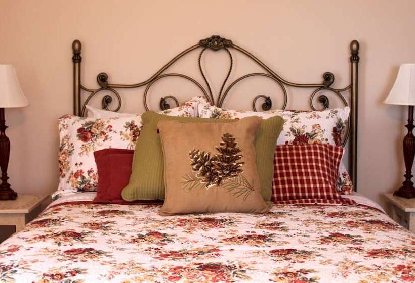 جناح مطلّ علي الجبل, Lamp Post Lodge