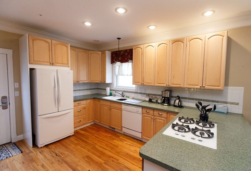 شقة عائلية غرفتين نوم, Lamp Post Lodge