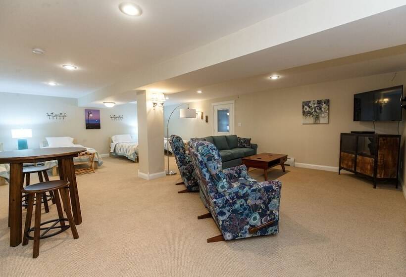 شقة عائلية غرفتين نوم, Lamp Post Lodge